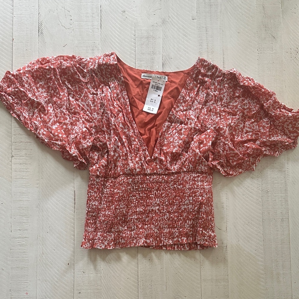 Abercrombie & Fitch Red and White Floral Blouse